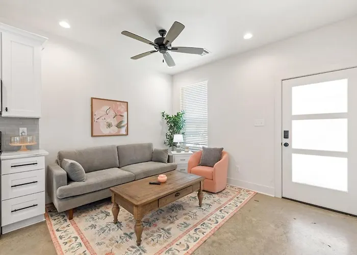 Roux House Cajun Luxury Prime Location * Lafayette